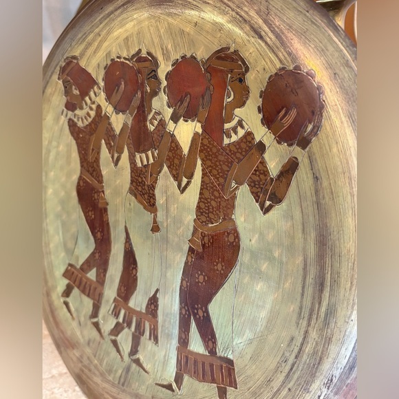 Vintage Hand Etched Copper Wall Hanging Plate Egyptian Harem Women 12” Round - Picture 3 of 7